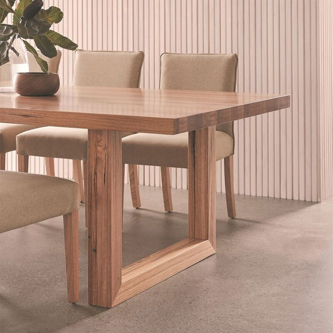 Avber Dining Table